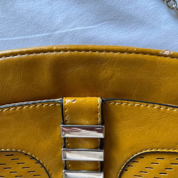 Mustard Purse/Clutch with Removable Silver Chain - Picture 8 of 8